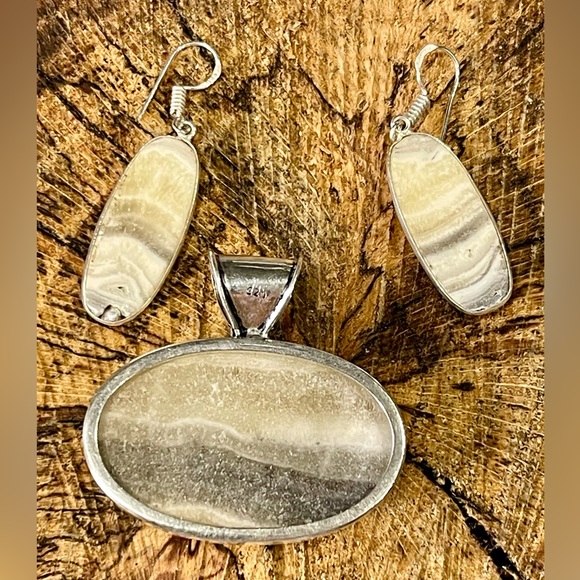 Zebra Calcite Pendant & Earrings Set - Picture 3 of 5